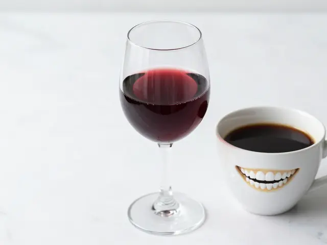 Co nedělat po zubní hygieně: Jak si chránit zuby a keramické fazety